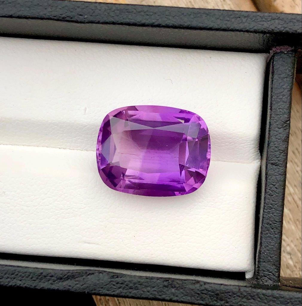 15 Carats Natural Amethyst - 19X14X9 mm: 15 Carats Natural Amethyst - 19X14X9 mmShipping Rate: FREE SHIPPINGshipping rates are FREE WORLDWIDECombined shipping: We offer combine shipping on multiple items purchased to reduce shipping cost.