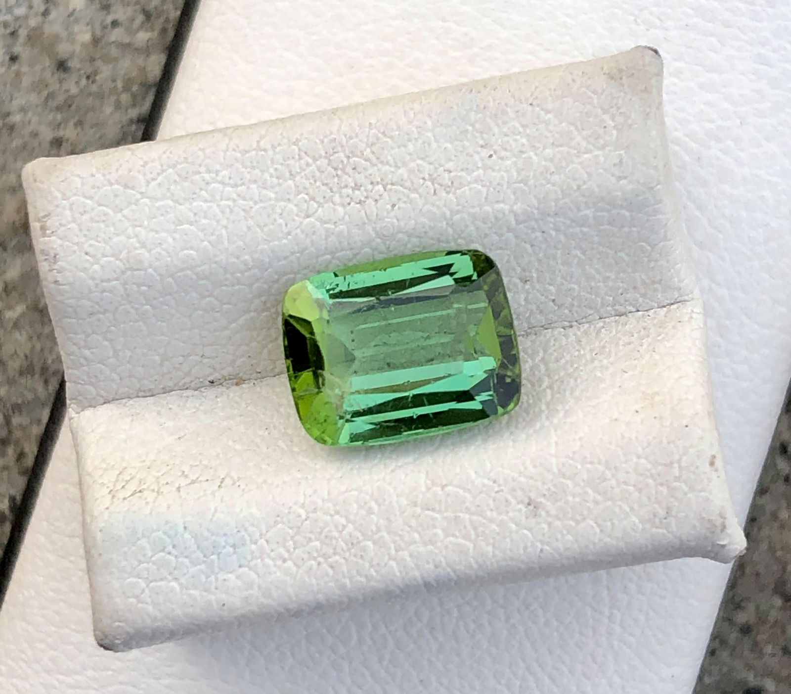 2.60 Carats Very Fine Quality Chrome Tourmaline - 9X7X5 mm: 2.60 Carats Very Fine Quality Chrome Tourmaline - 9X7X5 mmShipping Rate: FREE SHIPPINGshipping rates are FREE WORLDWIDECombined shipping: We offer combine shipping on multiple items purchased to reduc