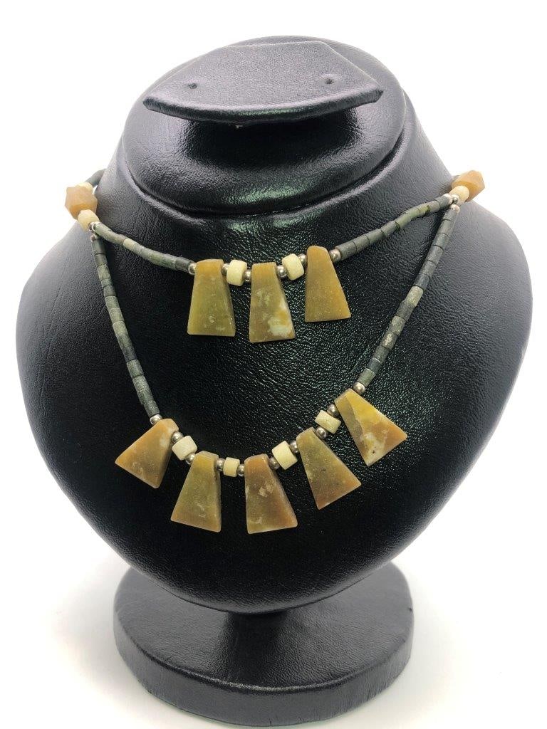 Vintage Handmade Serpentine Necklace – Natural Statement Jewelry: Offered is a striking vintage design serpentine necklace, beautifully handcrafted with fluid, snake-inspired detailing. The articulated form gracefully follows the neckline, showcasing fine metalwork