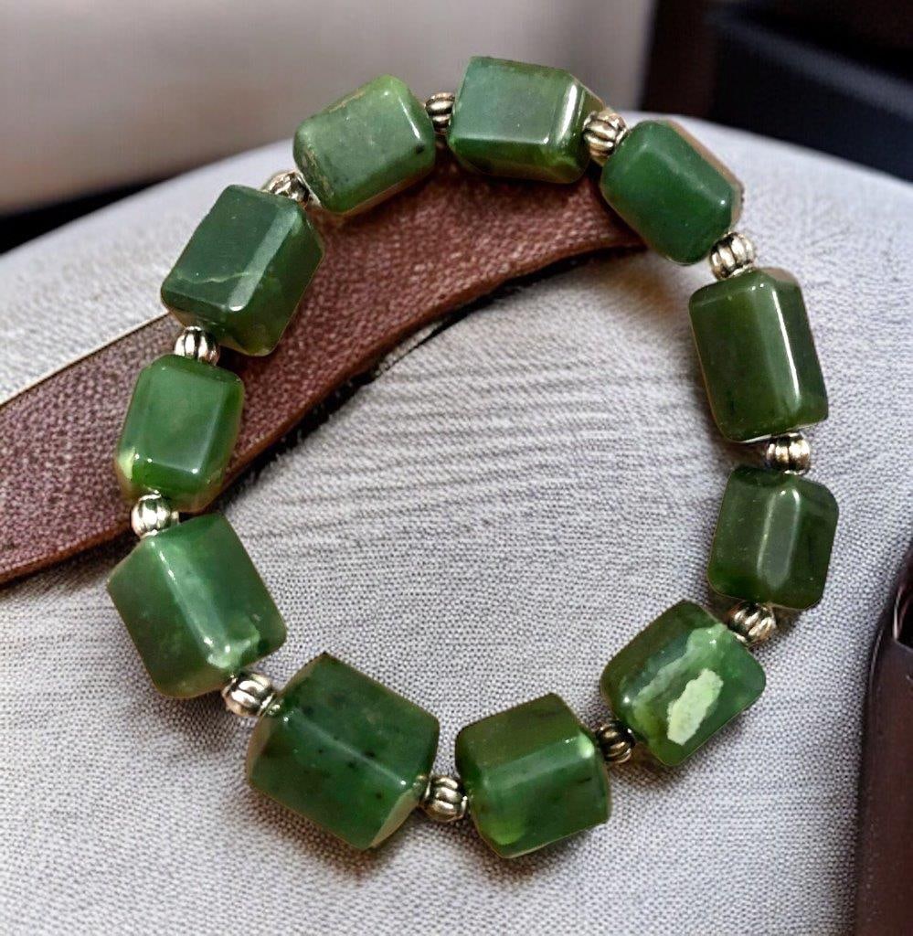 Natural Nephrite Jade Bracelet: Natural Nephrite Jade Bracelet Shipping: