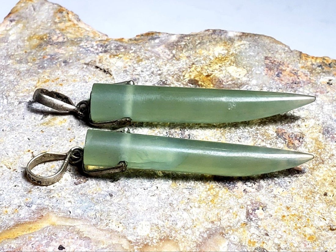 Sarpentine Paired pendant boho pendant: Solid Sterling silver Green Sarpentine Paired pendant boho pendant Shipping: $23.00. Shipping rates are determined by Parcel weight and destination.