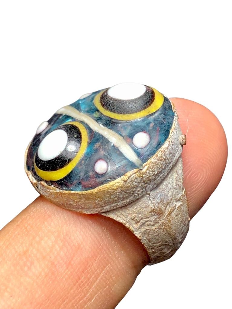 Old Fashion Jewelry - Vintage Ring: Old Fashion Jewelry - Vintage Ring Shipping: $23.00. Shipping rates are determined by Parcel weight and destination.