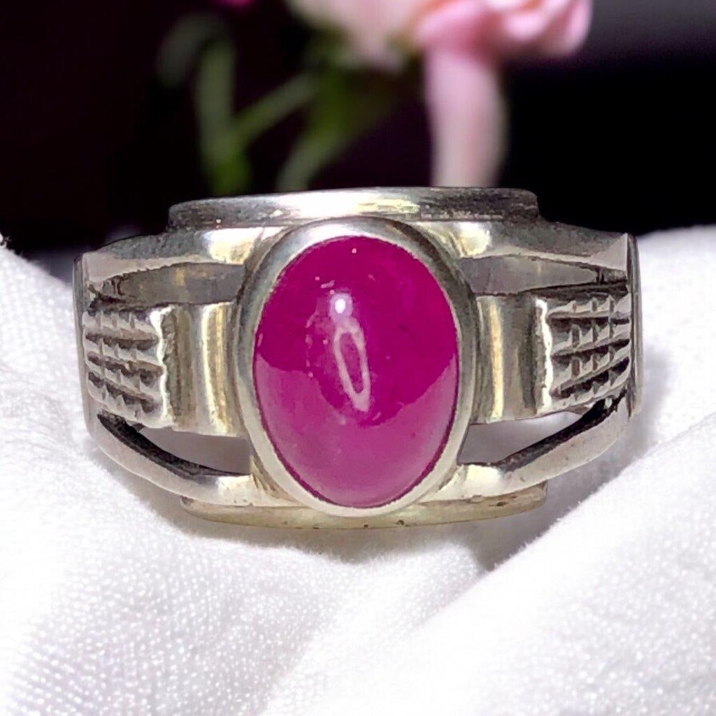 Natural Ruby Cab in Sterling Silver - Ring Weight 9.5 US: Natural Ruby Cab in Sterling Silver - Ring Weight 9.5 US Stone Weight: 3.5 CaratsJewelry Weight: 8 GramsRing Size: 9.5 US(Adjustable) Choose design of your own and we will make it for youWe accept cus
