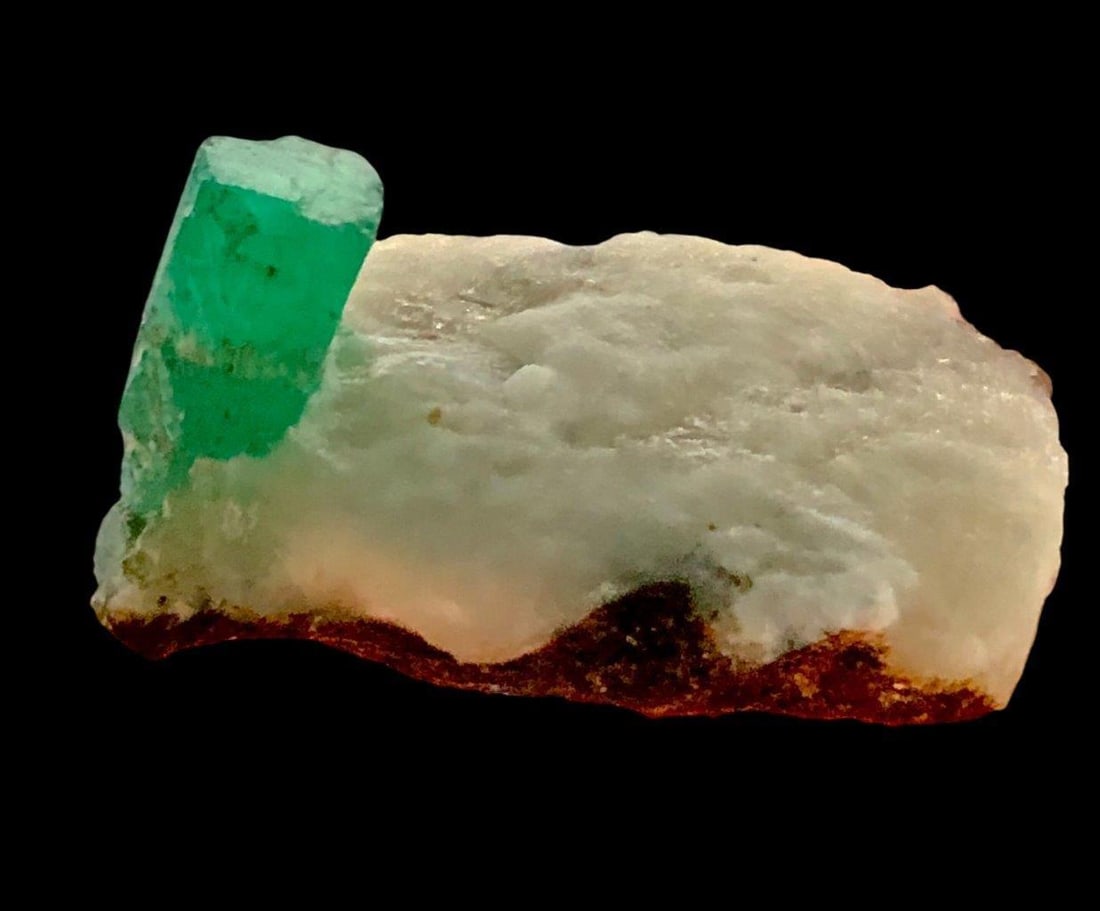 39.44 Grams Beautiful Emerald Crystal On Matrix - 24.9X4.5X39 mm: 39.44 Grams Beautiful Emerald Crystal On Matrix - 24.9X4.5X39 mm Shipping: FREE SHIPPINGshipping rates are determined by Parcel weight