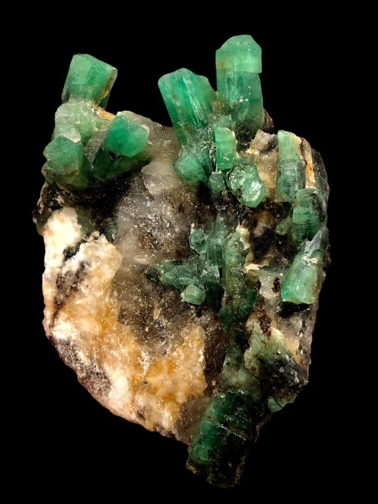 1500 Grams Amazing Natural Emerald Crystals On Matrix Mineral Specimen (1 of 4)