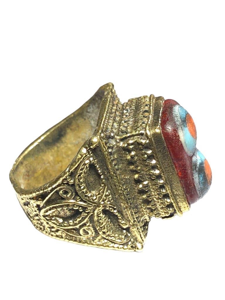 Tribal kuchi vintage handmade Brass ring: Tribal kuchi vintage handmade Brass ringShipping Rate: $23.00 .shipping rates are determined by Parcel weight and destination.Combined shipping: We offer combine shipping on multiple items purchased