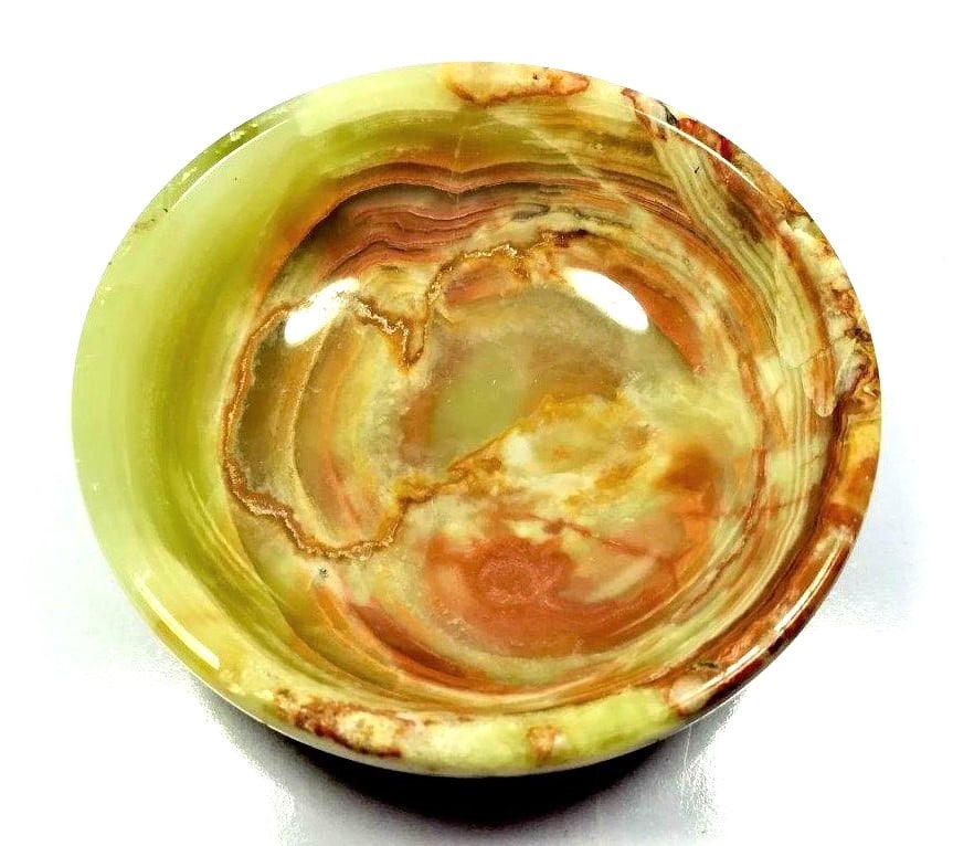 Green & Brown Onyx Trinket Dish Bowl - 95.1 Grams: Green & Brown Onyx Trinket Dish Bowl - 77X77.5X20.5 mm - 95.1 GramsShipping Rate: $23.00 .shipping rates are determined by Parcel weight and destination.Combined shipping: We offer combine shipping on