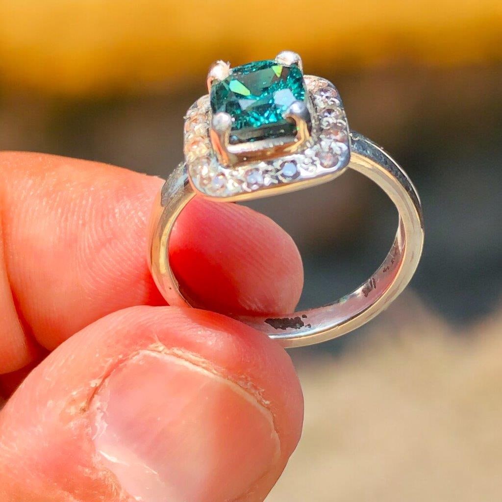 Sterling Silver Indicolite Tourmaline RING With Zircons - RING Size 7.5 US: Sterling Silver Indicolite Tourmaline RING With Zircons - RING Size 7.5 US Ring Size: 7.5 US (Adjustable)Stone Weight: 4 Carats Silver: 4.5 Grams Choose design of your own and we will make it for youW