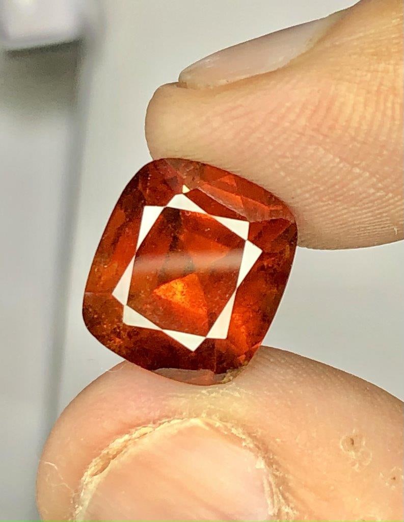 8.55 Carats Excellent Quality Hessonite Garnet Gemstone - 12X11X8 mm (1 of 5)