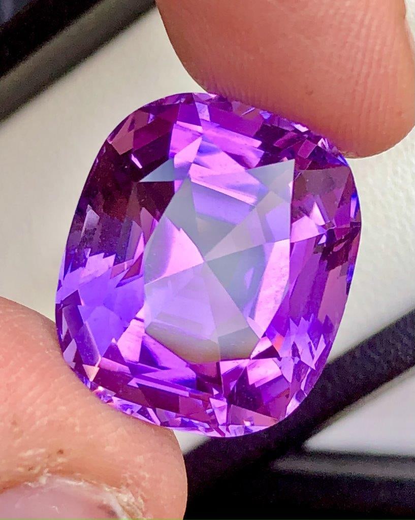 Fine Quality Natural Amethyst Gemstone - 25.15 Carats - 20X17X15 mm: Fine Quality Natural Amethyst Gemstone - 25.15 Carats - 20X17X15 mm Choose design of your own and we will make it for youWe accept custom order in Sterling Silver, Gold and Platinum in WholeSale Price