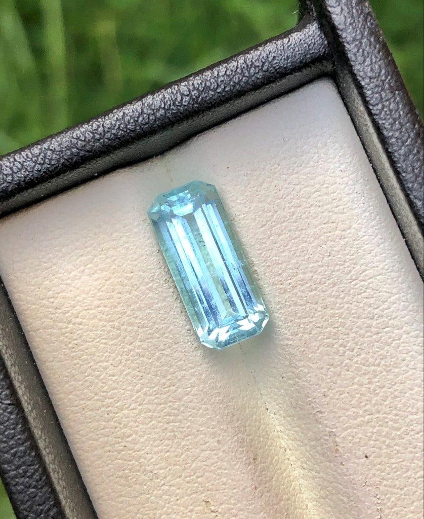 3.90 Carats Natural Santa maria Aquamarine Gemstone - 14X7X6 mm: 3.90 Carats Natural Santa maria Aquamarine Gemstone - 14X7X6 mm Shipping: