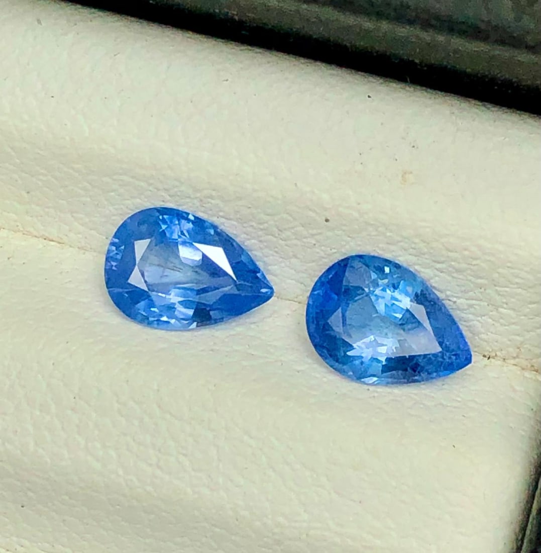 2.10 Carats Paired Blue Sapphires Gemstone - 7X5X3 mm: 2.10 Carats Paired Blue Sapphires Gemstone - 7X5X3 mmm Shipping Rate: $15.00 .shipping rates are determined by Parcel weight and destination.Combined shipping: We offer combine shipping on multiple it