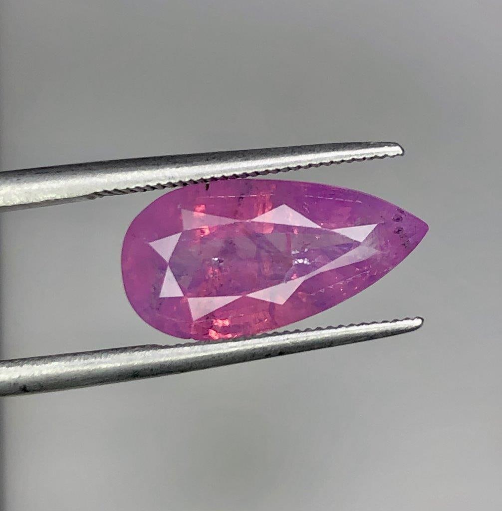 4.75 Carats Pear Shape Pink Sapphire Gemstone - 15X7.5X5 mm (1 of 4)