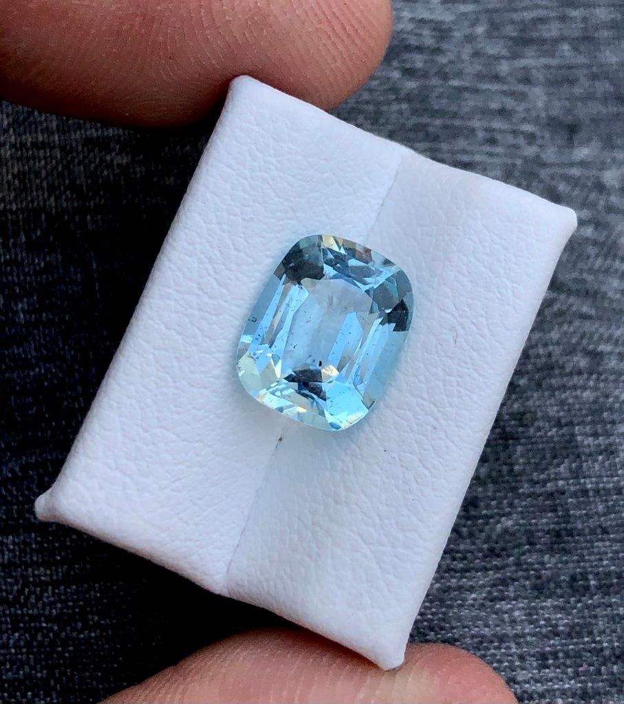 Amazing Blue Santa Maria Aquamarine - 11X9X6 mm: Amazing Blue Santa Maria Aquamarine - 11X9X6 mmShipping Rate: $15.00 .shipping rates are determined by Parcel weight and destination.Combined shipping: We offer combine shipping on multiple items purc