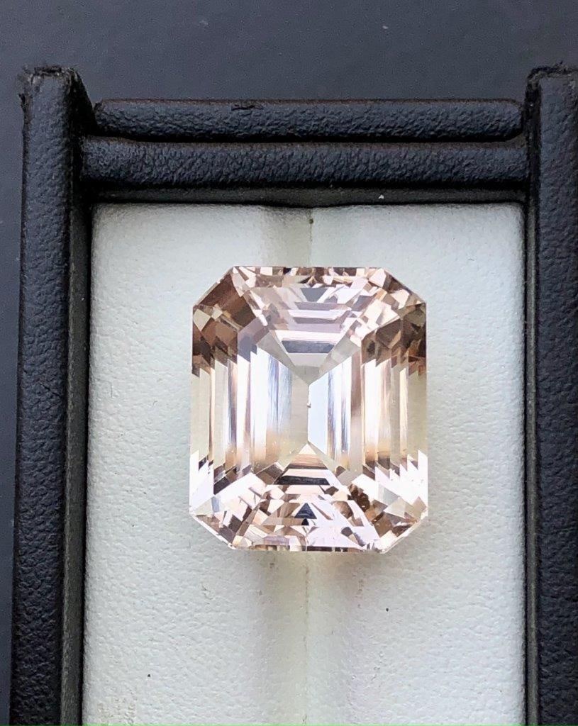 45.90 Carats Natural Golden Topaz Flawless - 21X17X15 mm: 45.90 Carats Natural Golden Topaz Flawless - 21X17X15 mm Shipping Rate: $15.00 .shipping rates are determined by Parcel weight and destination.Combined shipping: We offer combine shipping on multiple