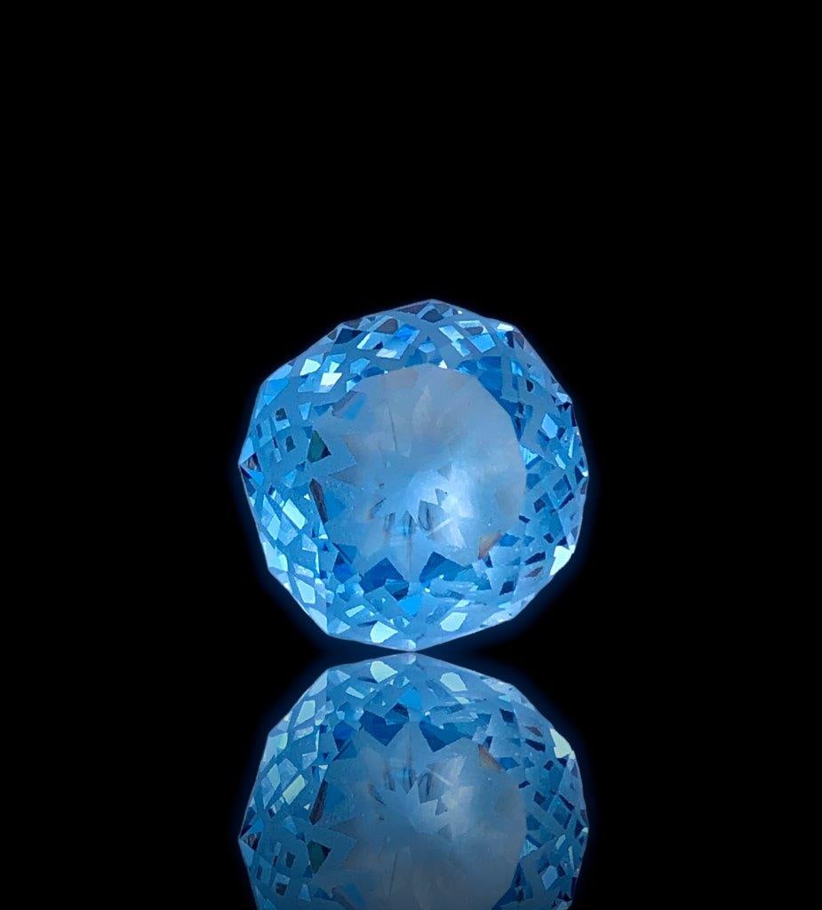 14.90 Carats Flower Swiss Blue Topaz - 15X15X9 mm: 14.90 Carats Flower Swiss Blue Topaz - 15X15X9 mmShipping Rate: $15.00 .shipping rates are determined by Parcel weight and destination.Combined shipping: We offer combine shipping on multiple items pu