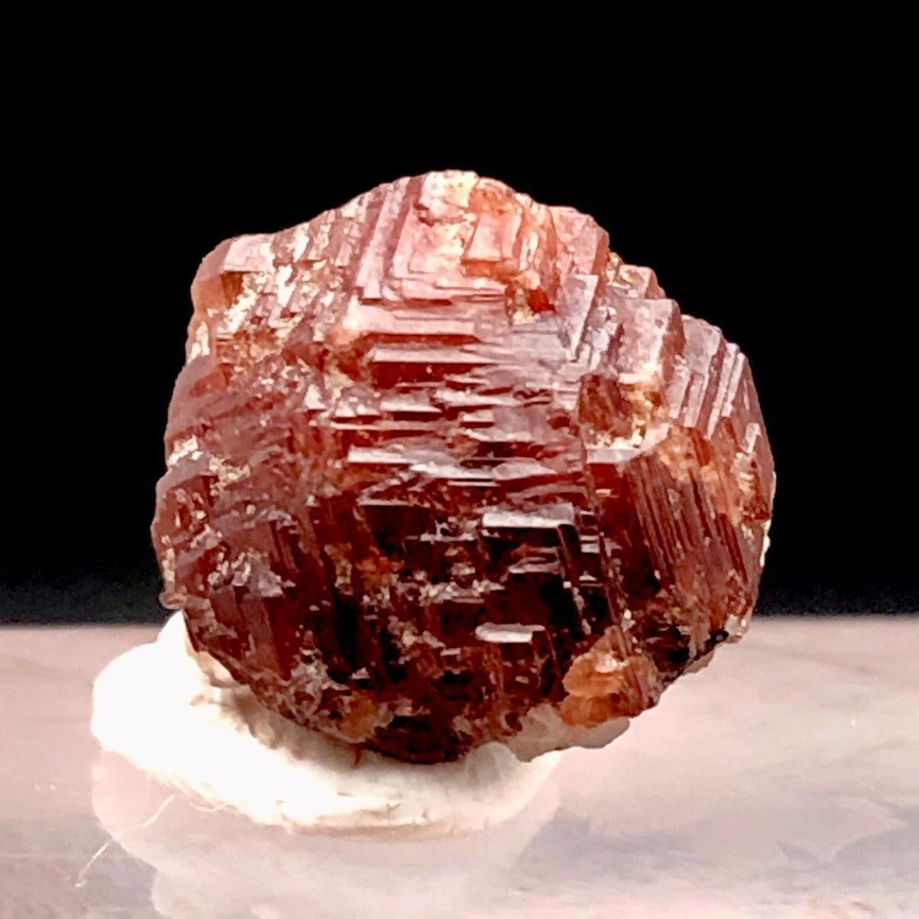Natural Garnet Crystal - 9 Carats - 13X12X8 mm: Natural Garnet Crystal - 9 Carats - 13X12X8 mmShipping Rate: 23$ WorldWideshipping rates are determined by Parcel weight and destination.Combined shipping: We offer combine shipping on multiple items