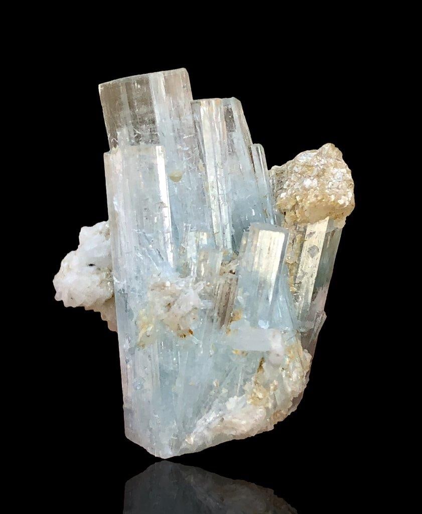 Aquamarine Crystals Cluster With Feldspar - 20 Grams - 36X35X20 mm: Aquamarine Crystals Cluster With Feldspar - 20 Grams - 36X35X20 mmShipping Rate: FREE SHIPPING.shipping rates are determined by Parcel weight and destination.Combined shipping: We offer combine shippi