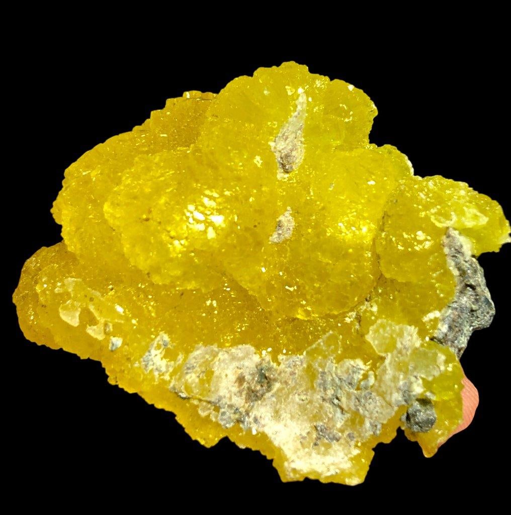 28.52 Grams Deep yellow Brucite Mineral Specimen - 40X50X15 mm: 28.52 Grams Deep yellow Brucite Mineral Specimen - 40X50X15 mmShipping Rate: FREE SHIPPING .shipping rates are determined by Parcel weight and destination.Combined shipping: We offer combine shipping