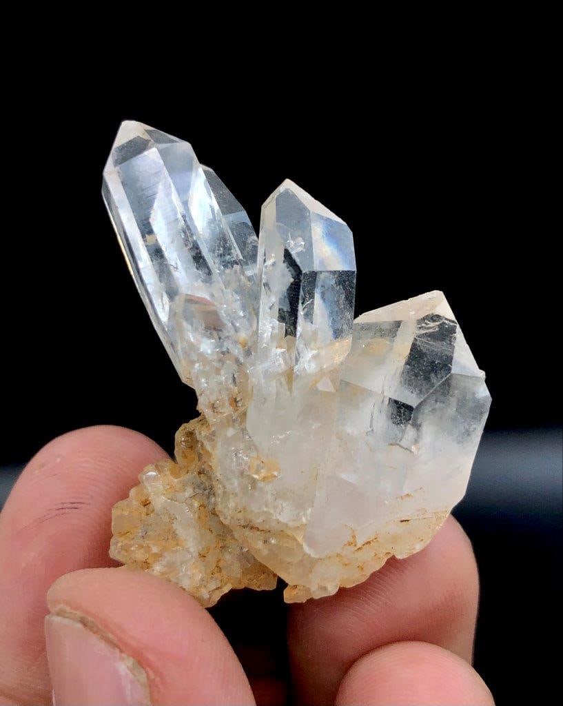 Quartz Mineral Crystals Cluster: Quartz Mineral Crystals ClusterShipping Rate: $23.00 .shipping rates are determined by Parcel weight and destination.Combined shipping: We offer combine shipping on multiple items purchased to reduce