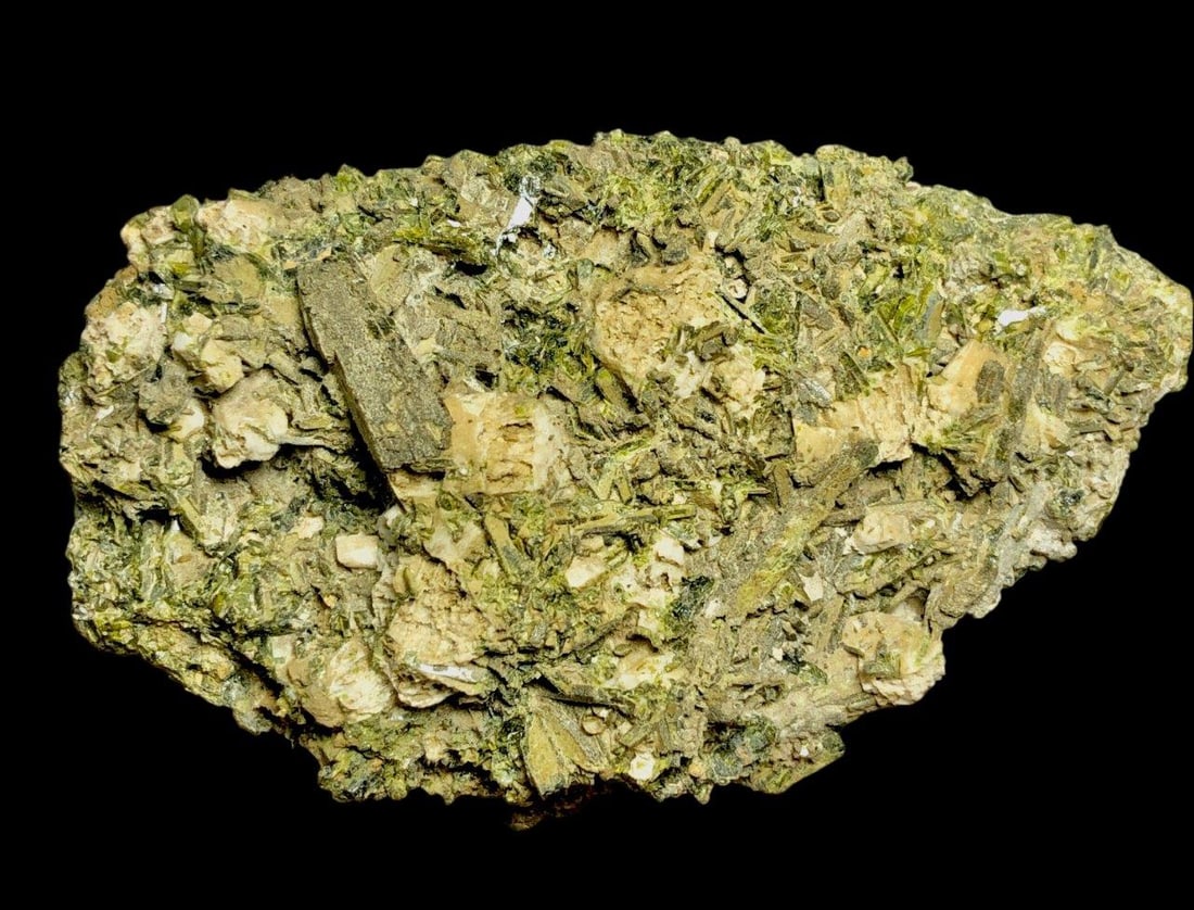 90 Grams Undamaged Epidote Mineral Specimen - 79X49X26 mm: 90 Grams Undamaged Epidote Mineral Specimen - 79X49X26 mmShipping Rate: 23$ .shipping rates are determined by Parcel weight and destination.Combined shipping: We offer combine shipping on multiple ite