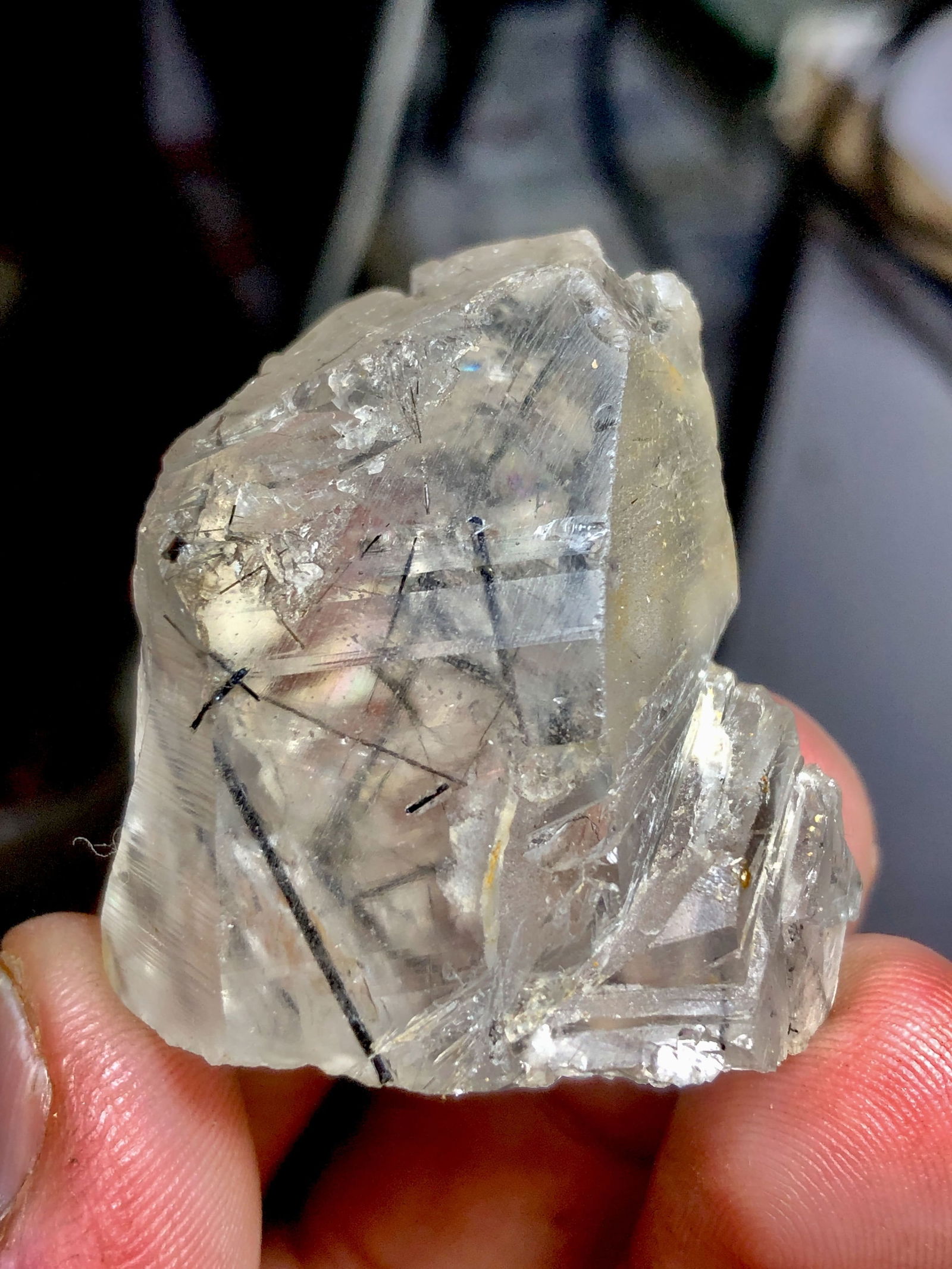 37.35 G Rutiled Quartz Crystal - 40X30X25 mm: 37.35 G Rutiled Quartz Crystal - 40X30X25 mm Shipping Rate: 23$ .shipping rates are determined by Parcel weight and destination.Combined shipping: We offer combine shipping on multiple items purchased