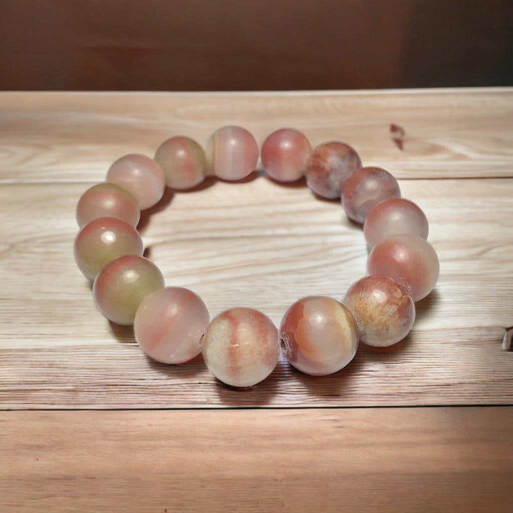 Healing Quartz Cluster - 26 Grams: Healing Quartz Cluster - 26 Grams - 45X42X32 mm Shipping: $23.00. Shipping rates are determined by Parcel weight and destination.