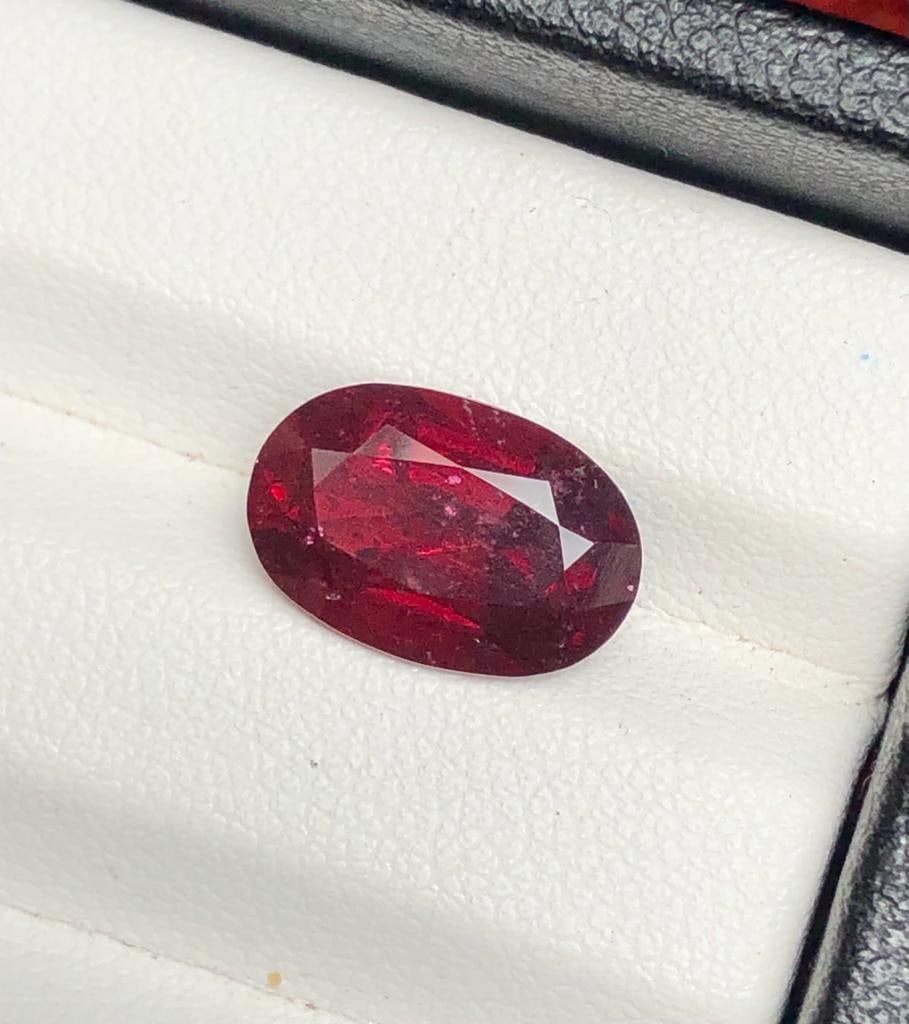 5.20 Carats Natural Rhodolite Garnet Gemstone - 13X9X6 mm: 5.20 Carats Natural Rhodolite Garnet Gemstone - 13X9X6 mm FREE SHIPPING: