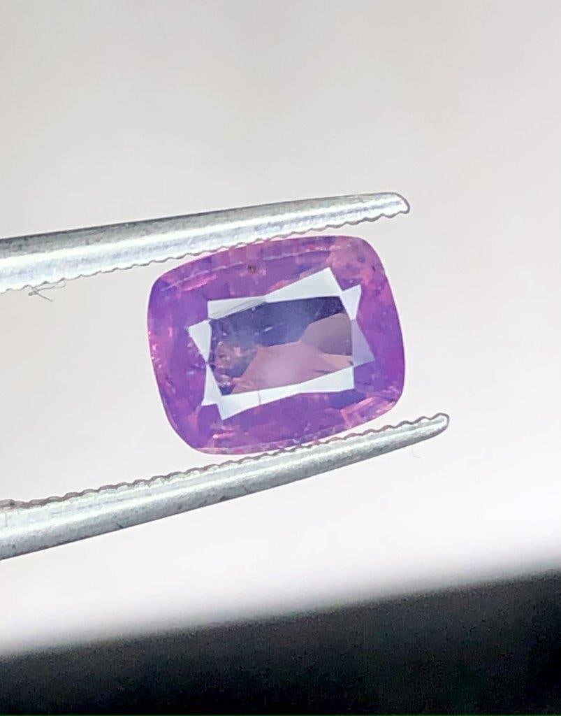 1.10 Carats natural Corundum Sapphire Gemstone - 7X6X3 mm (1 of 3)