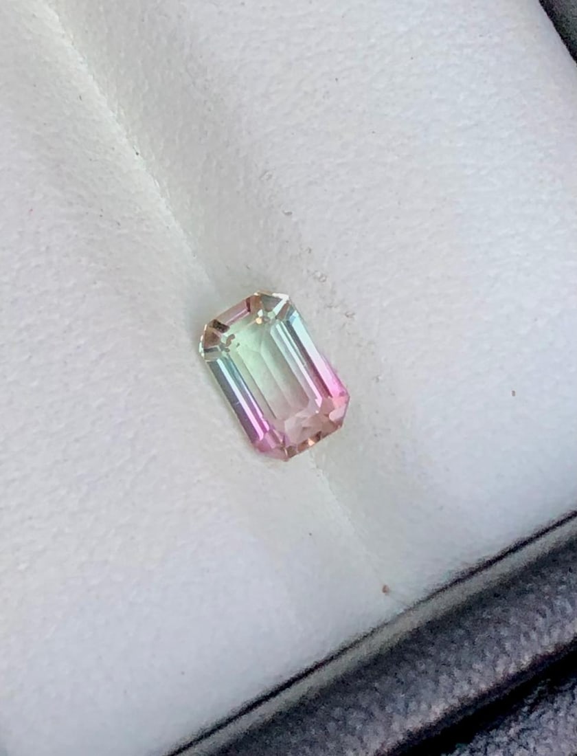 0.80 Cts Bi Color Tourmaline Gemstone - 6X4X3.5 mm: 0.80 Cts Bi Color Tourmaline Gemstone - 6X4X3.5 mm FREE SHIPPING: