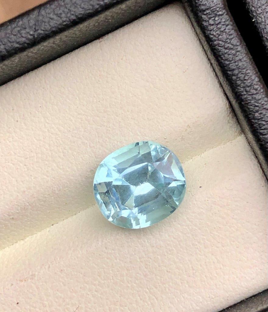 3.55 Carats Natural Santa Maria Aquamarine Gemstone - 10X9X7 mm (1 of 3)