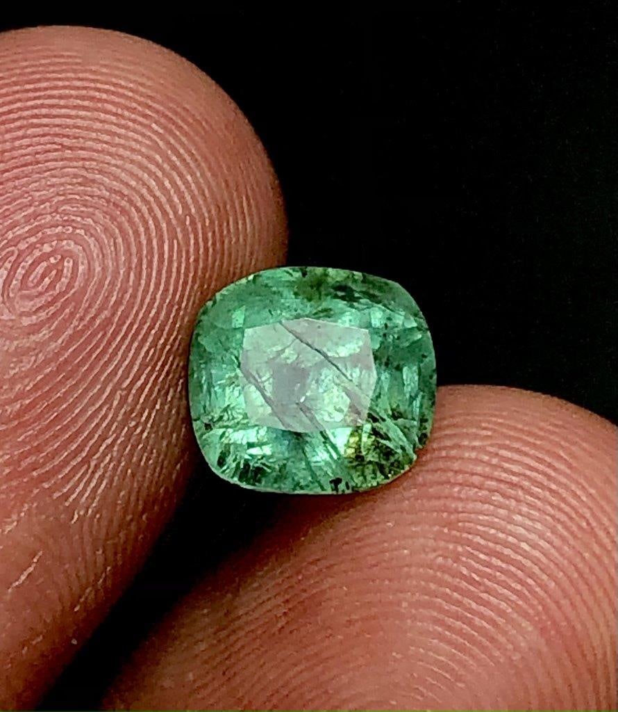 2.40 Carats Fiery Natural Emerald - 8X7X6 mm (1 of 4)