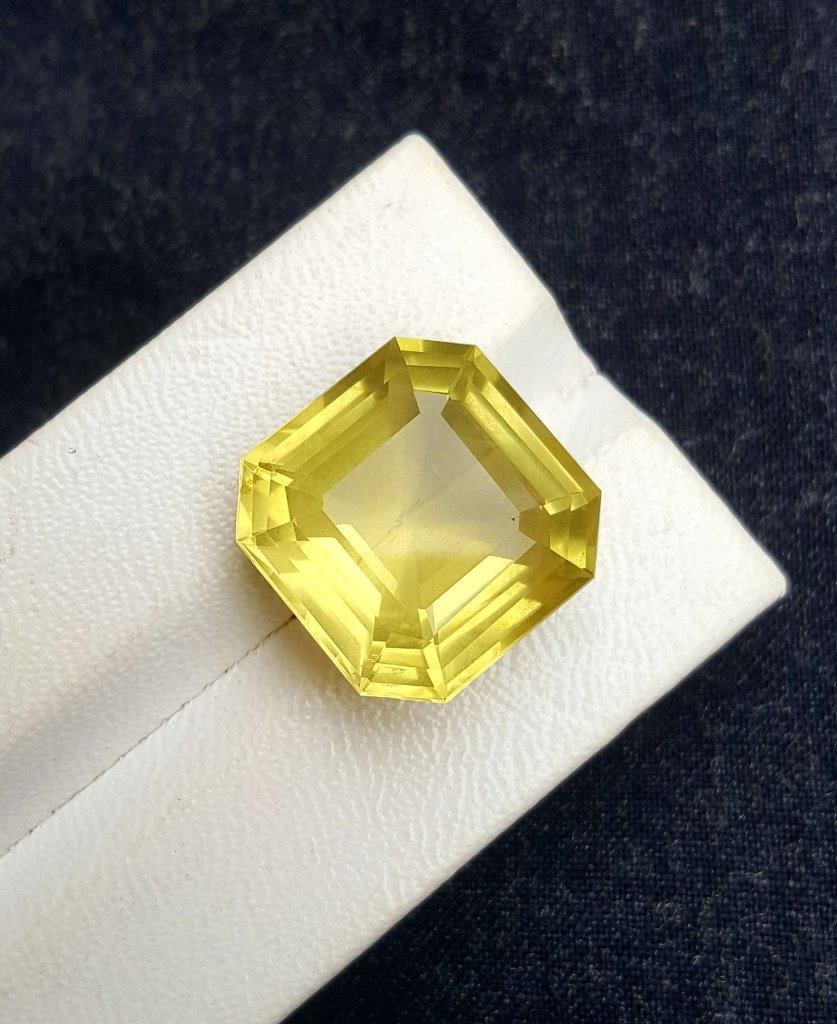 Top Quality Lemon Quartz - 23.65 Carats - 18X18X11 mm (1 of 3)