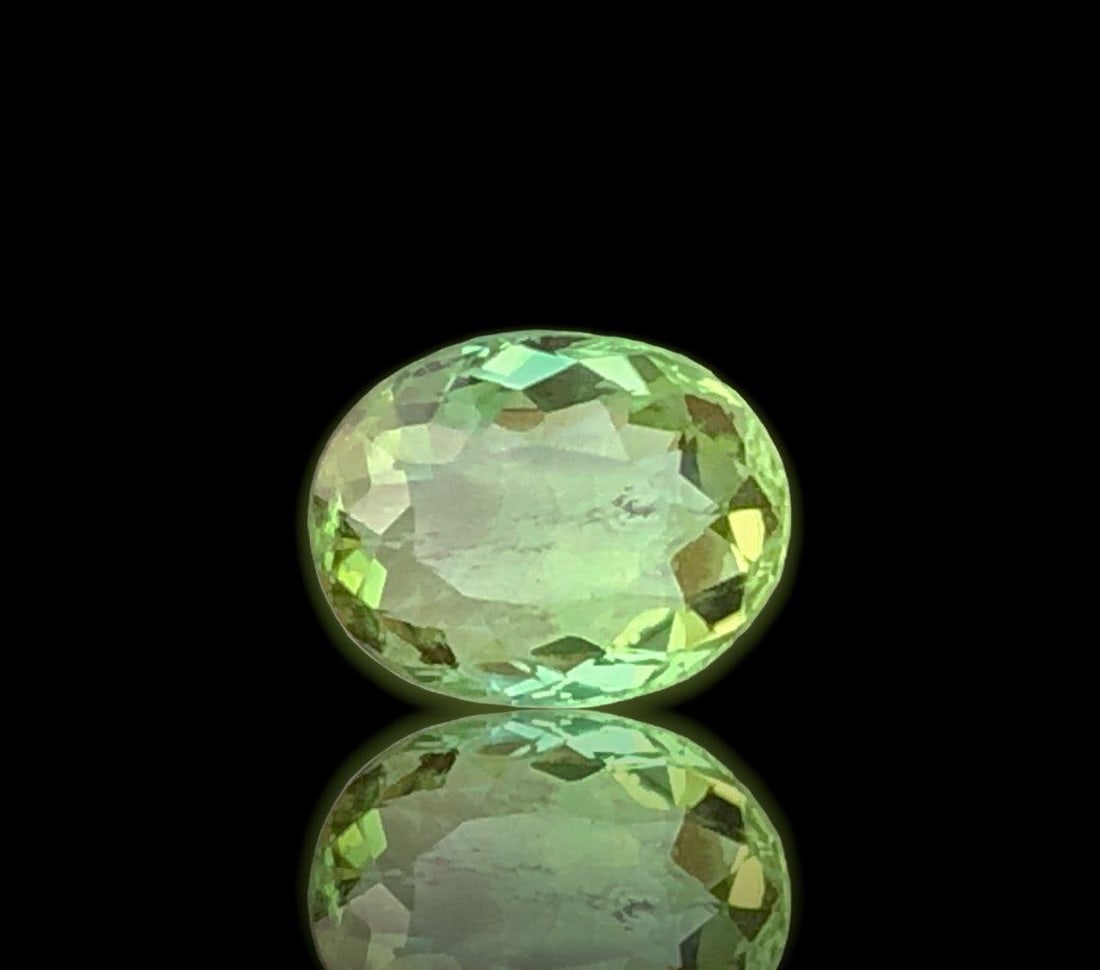 2.60 Carats Mint Green Tourmaline - 10X8X5 mm (1 of 3)