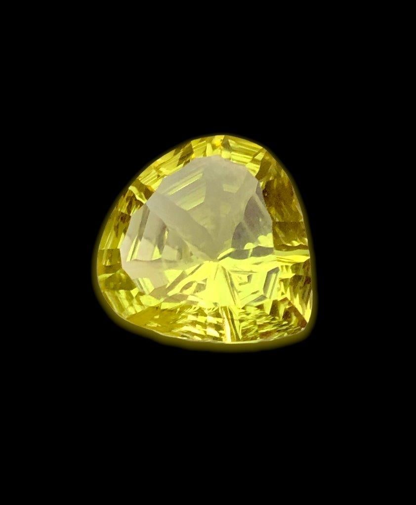 Very Fine Lemon Quartz - 17.50 Carats - 17X17X13 mm (1 of 4)