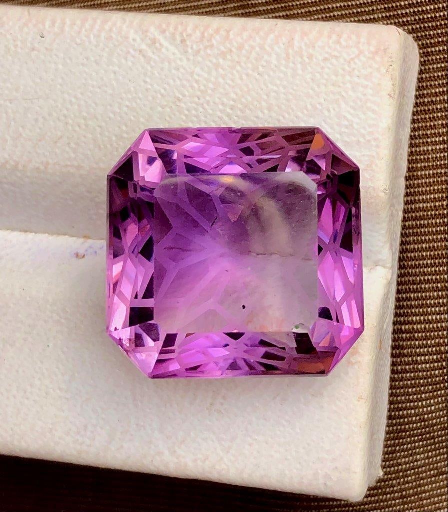 Square Flower Cut Amethyst Loose Gemstone - 25.90 Carats - 21X20X14 mm: Square Flower Cut Amethyst Loose Gemstone - 25.90 Carats - 21X20X14 mmShipping Rate: FREE SHIPPINGshipping rates are FREE WORLDWIDECombined shipping: We offer combine shipping on multiple items purcha