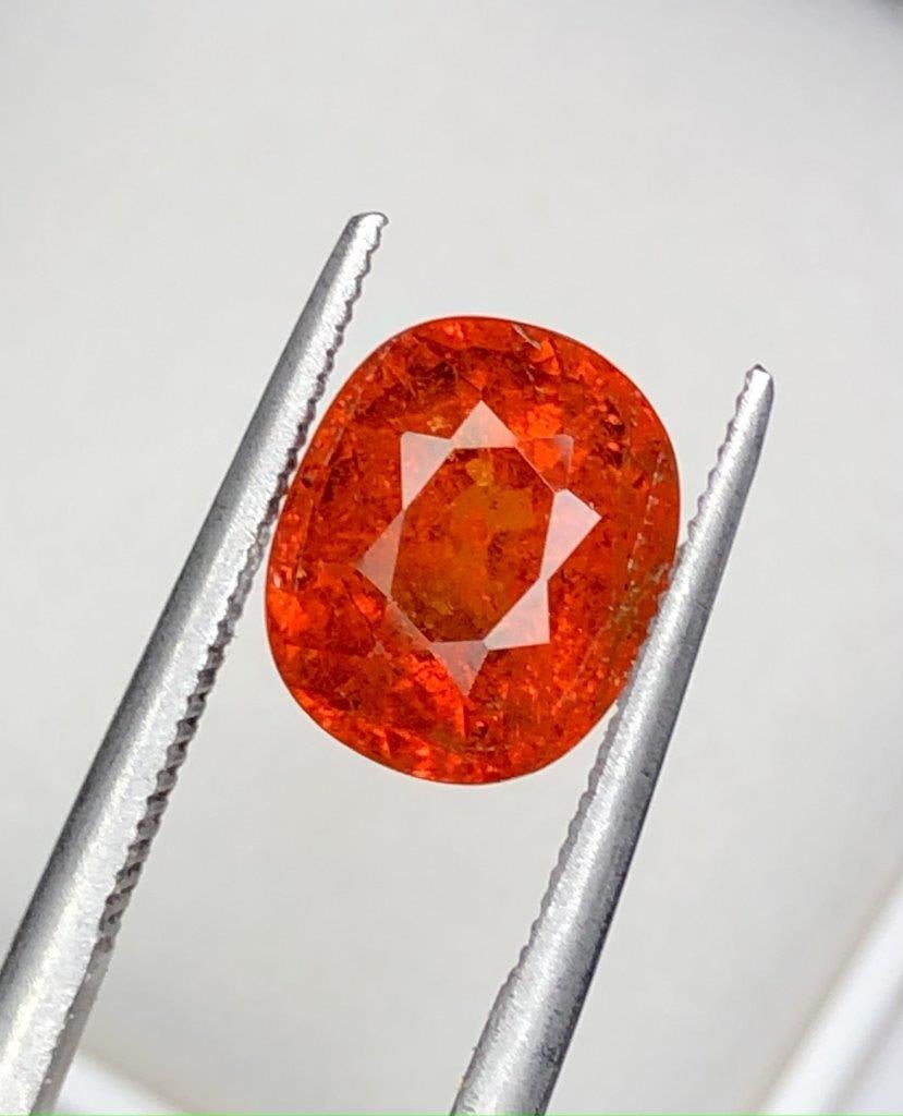 Spessartite Garnet Top Quality - 3.40 Carats - 9X7X6 mm: Spessartite Garnet Top Quality - 3.40 Carats - 9X7X6 mm Shipping: