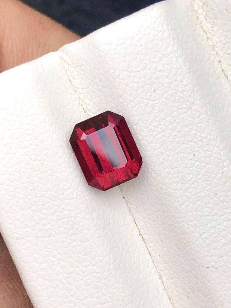 Flawless Natural Rhodolite Garnet 1.95 Carats - 8X6X4 mm: Flawless Natural Rhodolite Garnet 1.95 Carats - 8X6X4 mm Shipping: