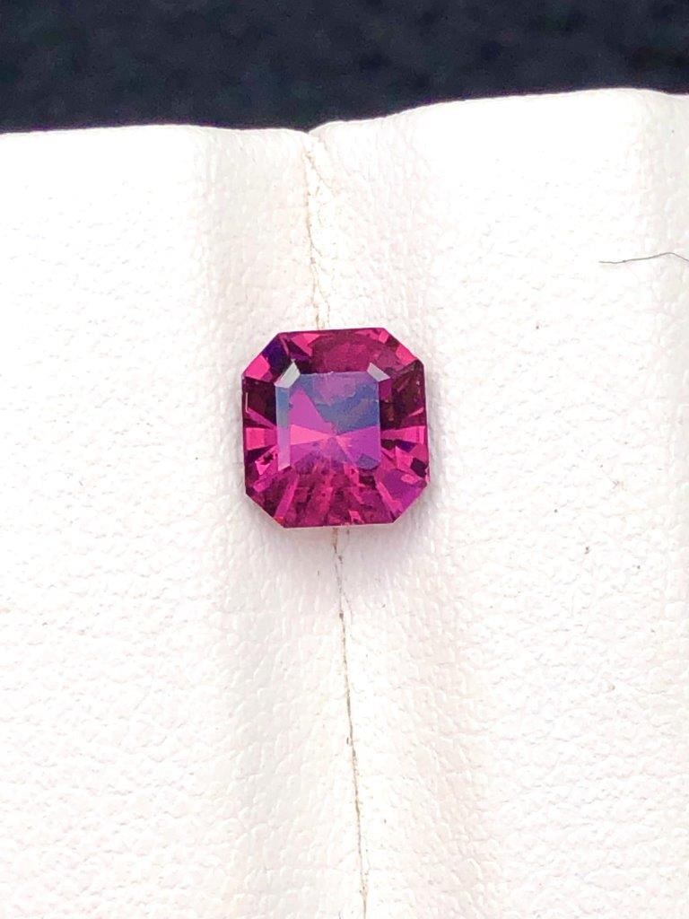1.80 carats Rhodolite Garnet Gemstone - 7X6X5 mm (1 of 4)