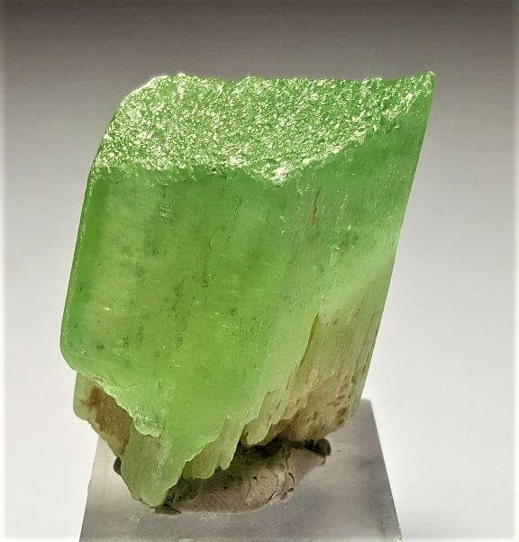 53.7 Grams Kunzite Mineral Specimen: 53.7 Grams Kunzite Mineral SpecimenShipping Rate: $23.00 .shipping rates are determined by Parcel weight and destination.Combined shipping: We offer combine shipping on multiple items purchased to red