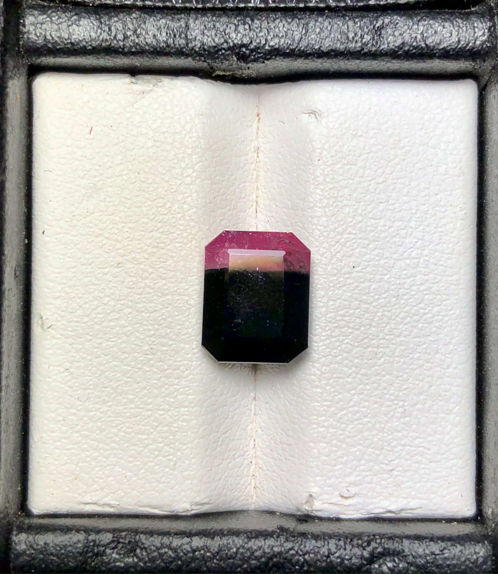 4 Carats Bi-Color Natural Tourmaline - 9X8X6 mm: 4 Carats Bi-Color Natural Tourmaline - 9X8X6 mmShipping Rate: $15.00 .shipping rates are determined by Parcel weight and destination.Combined shipping: We offer combine shipping on multiple items purc