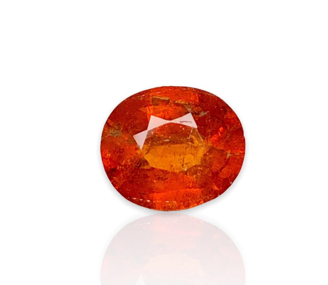 Very Fine Quality Natural Spessartite Garnet - 3.05 Carats - 10X8X5 mm (1 of 4)