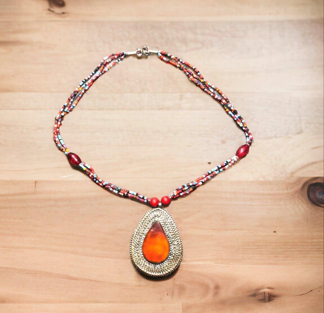 Amazing Agate Necklace: Amazing Agate Necklace Shipping: $23.00. Shipping rates are determined by Parcel weight and destination.