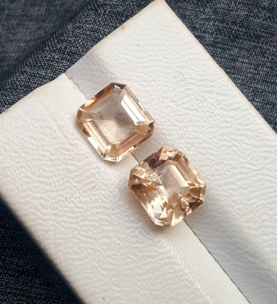 Paired Golden Topaz - Gemstone - 9.55 Carats: Paired Golden Topaz - Gemstone - 9.55 CaratsShipping Rate: $15.00 .shipping rates are determined by Parcel weight and destination.Combined shipping: We offer combine shipping on multiple items purchas