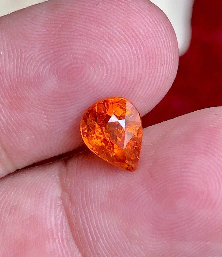 2.20 Carats Spessartite Garnet - 9X7X5 mm: 2.20 Carats Spessartite Garnet - 9X7X5 mm Shipping Rate: $15.00 .shipping rates are dete