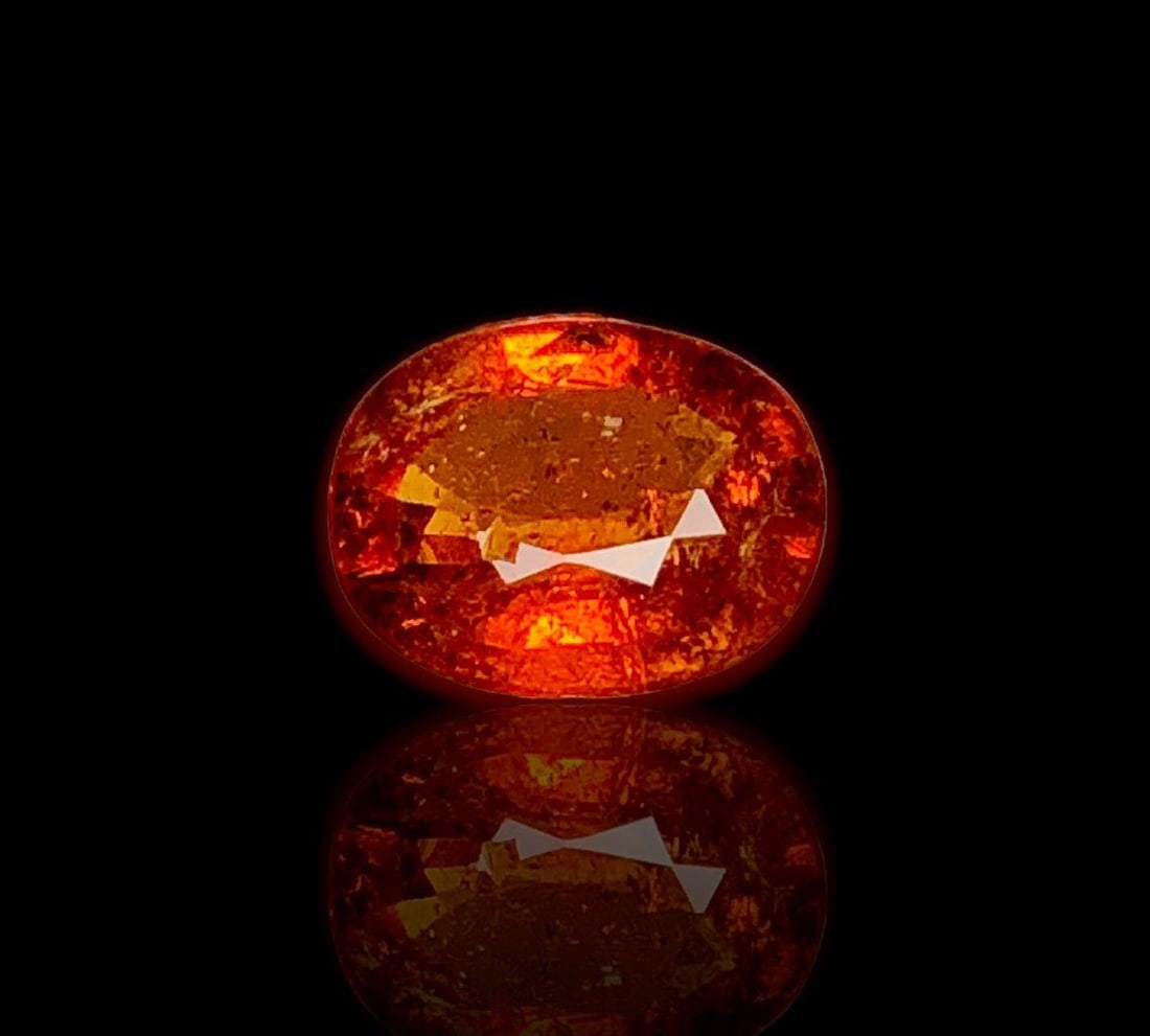 3.40 Carats Spessartite Garnet - 9X8X6 mm: 3.40 Carats Spessartite Garnet - 9X8X6 mmShipping Rate: $15.00 .shipping rates are determined by Parcel weight and destination.Combined shipping: We offer combine shipping on multiple items purchased