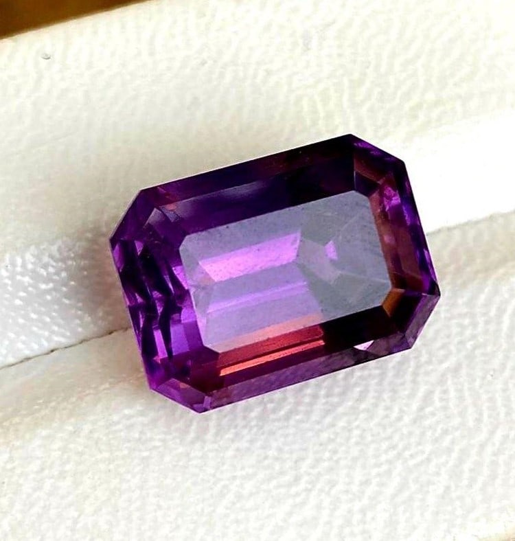 Amethyst Loose Gemstone - 15 Carats: Amethyst Loose Gemstone - 15 Carats - 16X12X11 mmShipping Rate: $15.00 .shipping rates are determined by Parcel weight and destination.Combined shipping: We offer combine shipping on multiple items pu