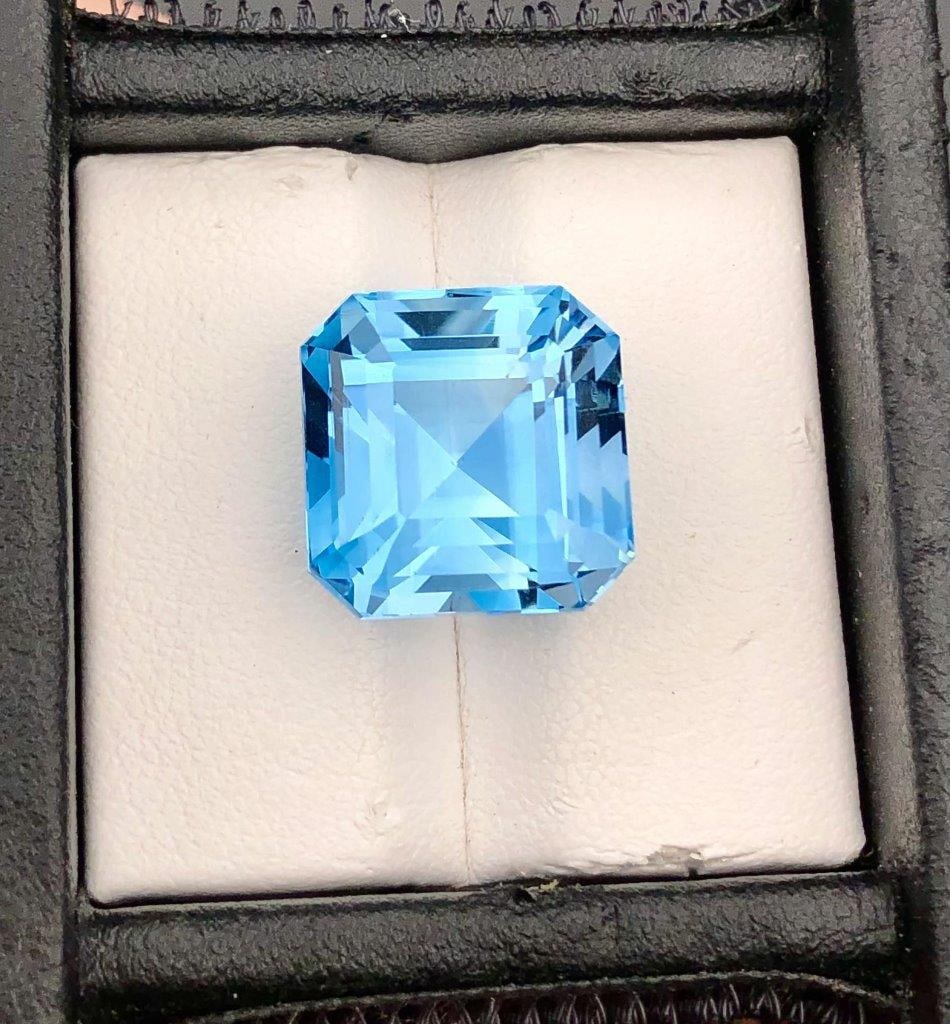 17.50 Carats Asscher Cut AAA Quality Swiss Blue Topaz - 13X13X11 mm: 17.50 Carats Asscher Cut AAA Quality Swiss Blue Topaz - 13X13X11 mmShipping Rate: $15.00 .shipping rates are determined by Parcel weight and destination.Combined shipping: We offer combine shipping on