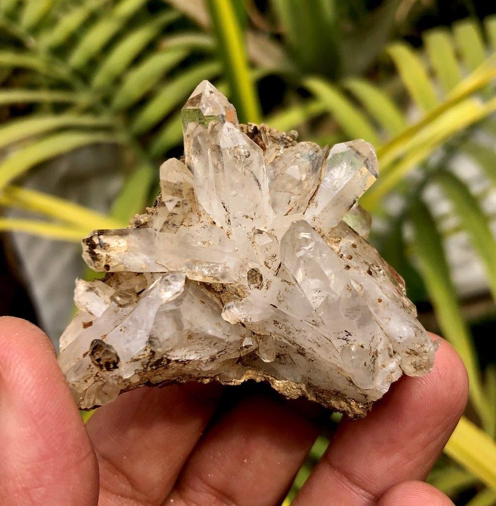 Quartz Cluster - 53 Grams - 58X48X26 mm: Quartz Cluster - 53 Grams - 58X48X26 mmShipping Rate: FREE SHIPPING .shipping rates are determined by Parcel weight and destination.Combined shipping: We offer combine shipping on multiple items purch