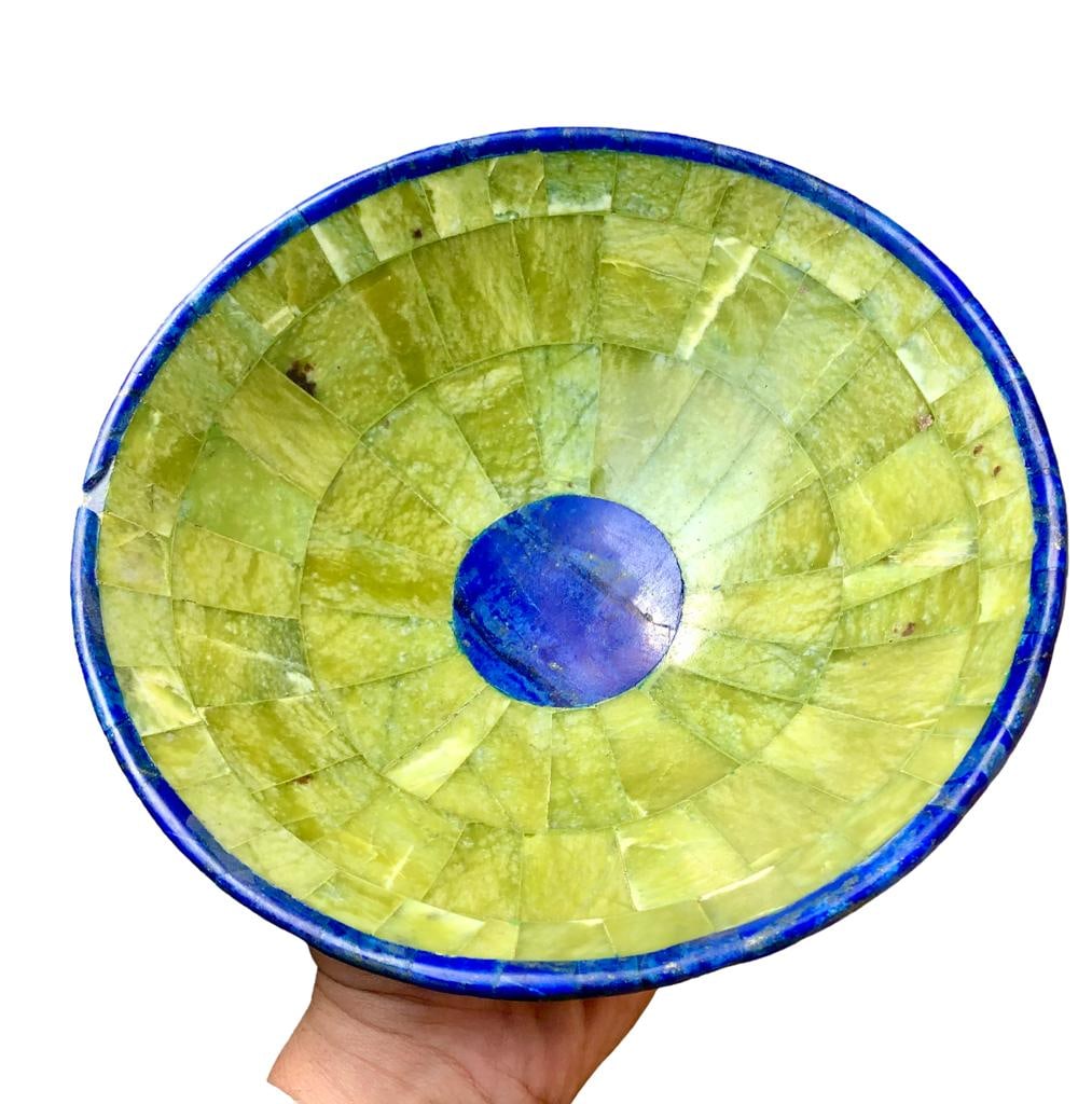 Jade With Lapis Bowl - 504 Grams - 153X57 mm: Jade With Lapis Bowl - 504 Grams - 153X57 mmShipping Rate: FREE SHIPPING .shipping rates are determined by Parcel weight and destination.Combined shipping: We offer combine shipping on multiple items